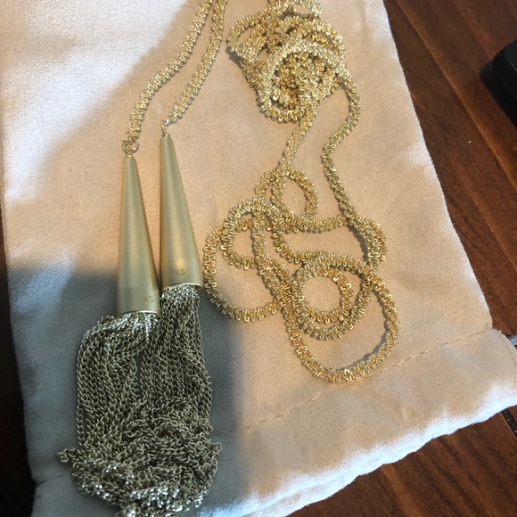 Kendra Scott Gold Phara Necklace - Picture 4 of 4